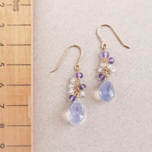 スコロライトとラベンダーカラー天然石のピアス／イヤリング 14kgf