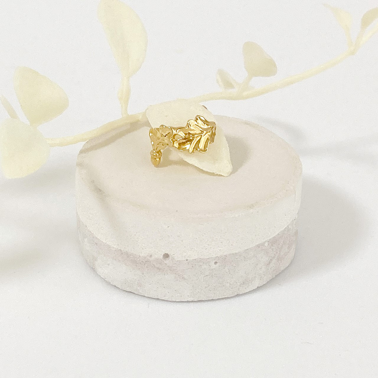 リーフのイヤーカフ