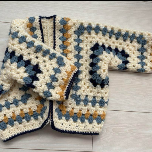 グラニースクエア かぎあみカーディガン キッズ 子供服 kira mer 通販