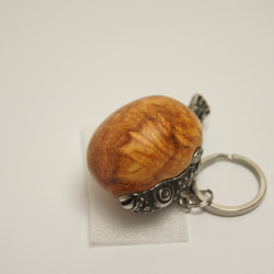 フグ　花梨瘤（木材）ピューター（金属）キーホルダー、ペンダント、バッグチャーム、置物 9枚目の画像