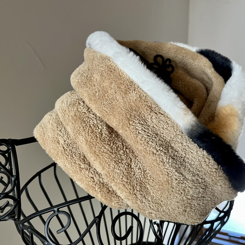 にゃんとも可愛い♡三毛猫プレミアムボアネックウォーマースヌード