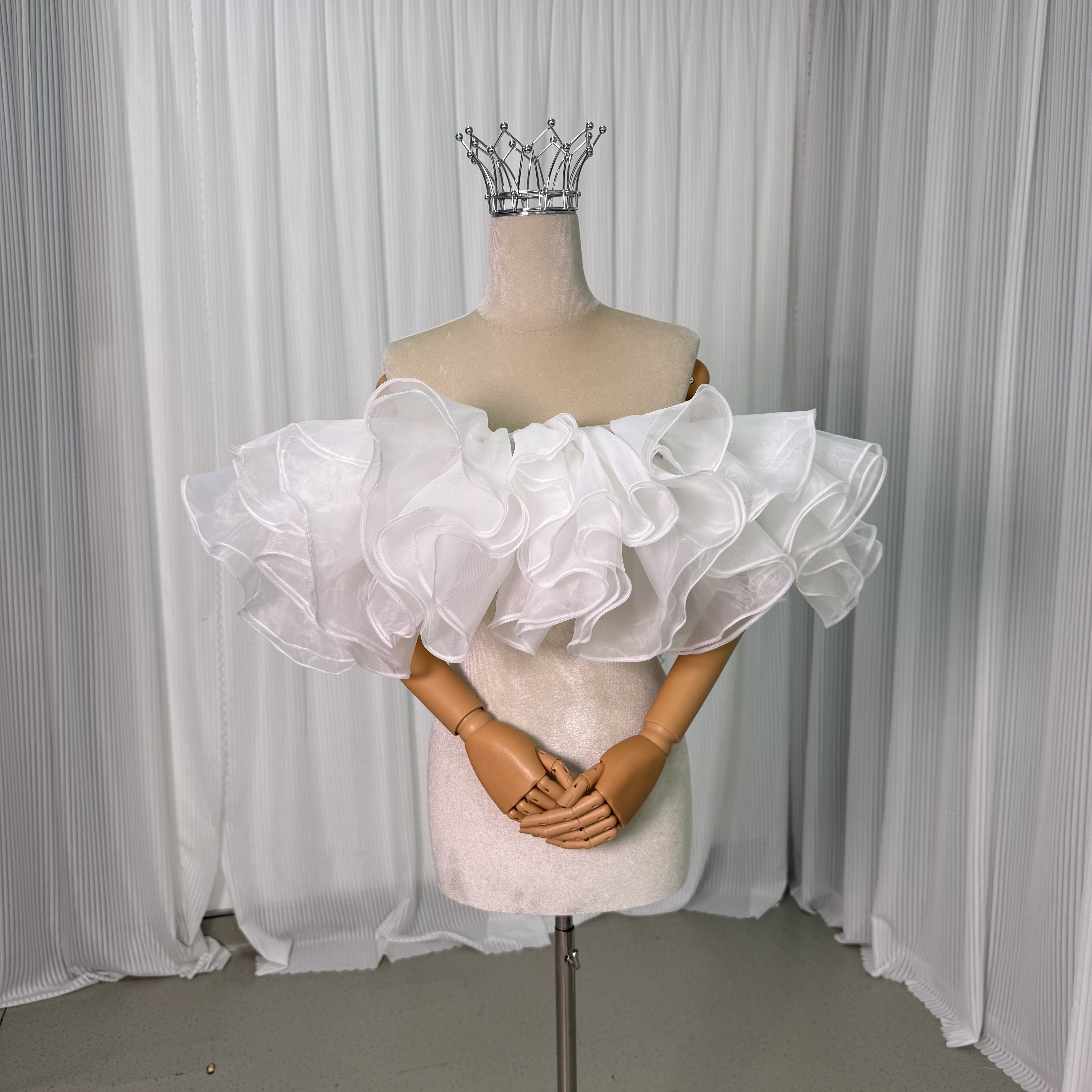 送料無料！取り外しオフショルダー オーガンジー ラッフルフリル 可愛い オフホワイト 披露宴/結婚式