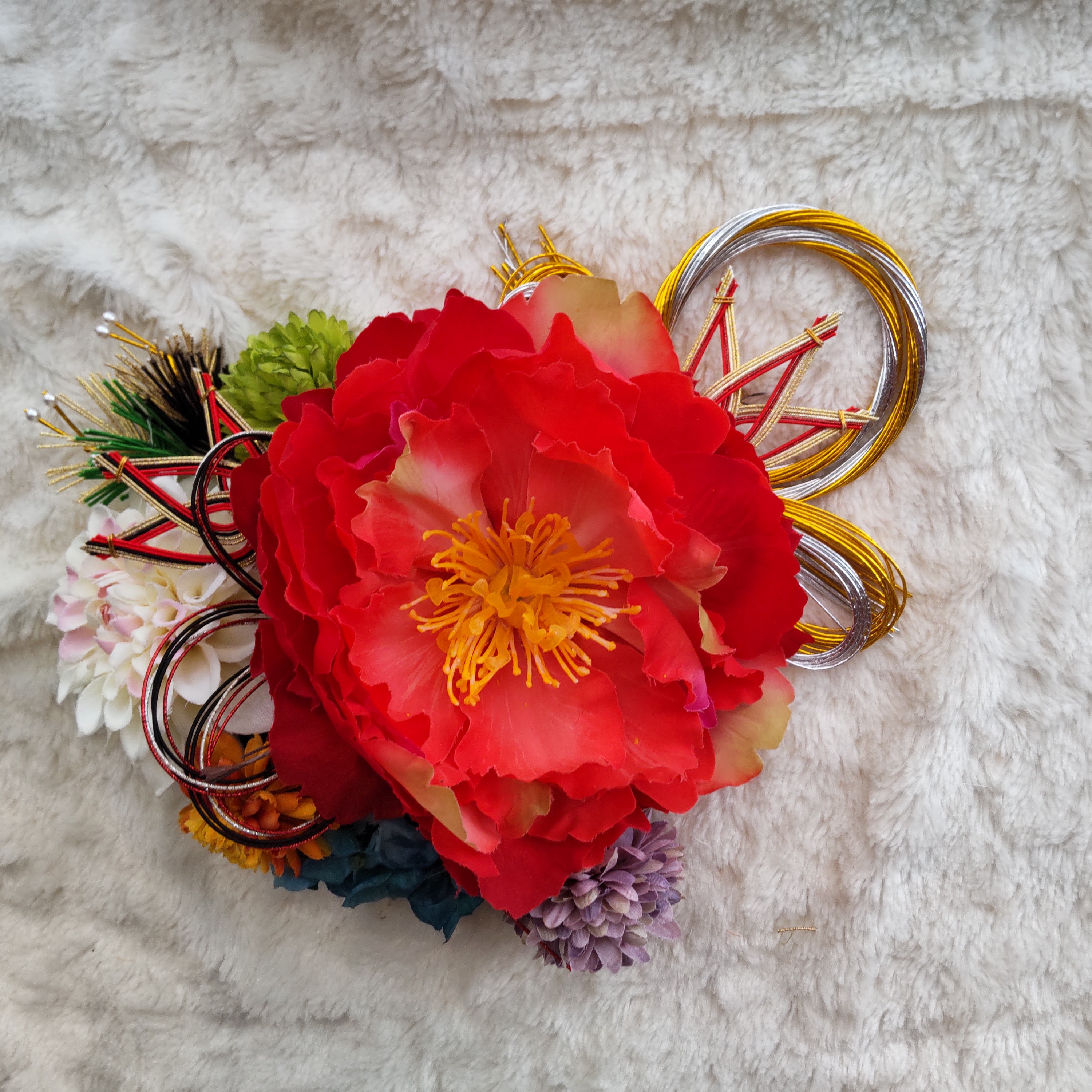 造花髪飾り　赤系ピオニー　マム　ダリア　あじさい　黒松