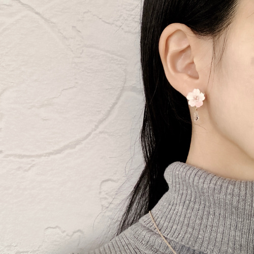 桜（さくら）としずくビジューのピアス/イヤリング さくらピンク