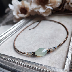 ニュージェイドのアンティーク風チョーカー 4枚目の画像