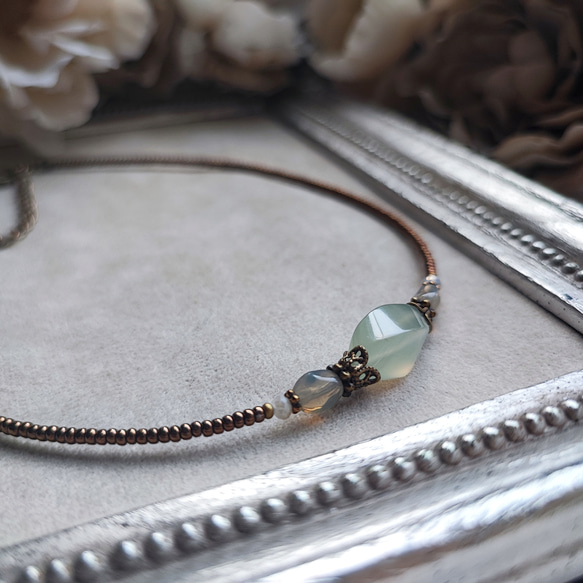 ニュージェイドのアンティーク風チョーカー 5枚目の画像