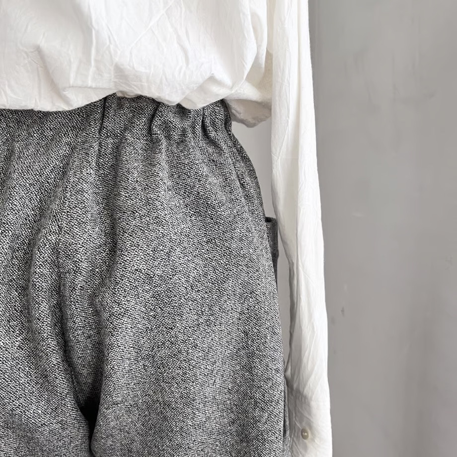 ランチパンツ(裏付き）ウール　ツイード　ストレッチ　ブラック　　　＊暮らしの店sacchi＊