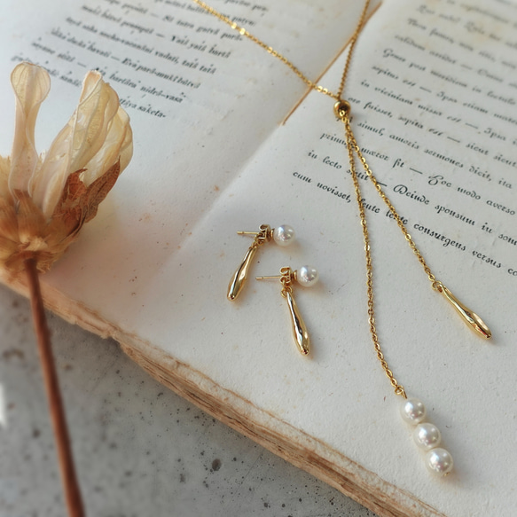 国産貝パールとニュアンスゴールドのピアス  フォーマル 9枚目の画像