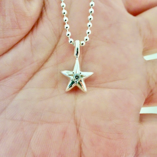 仁尾彫金『一つ星ダイヤ、プラチナ、ぷっくりスターペンダント  