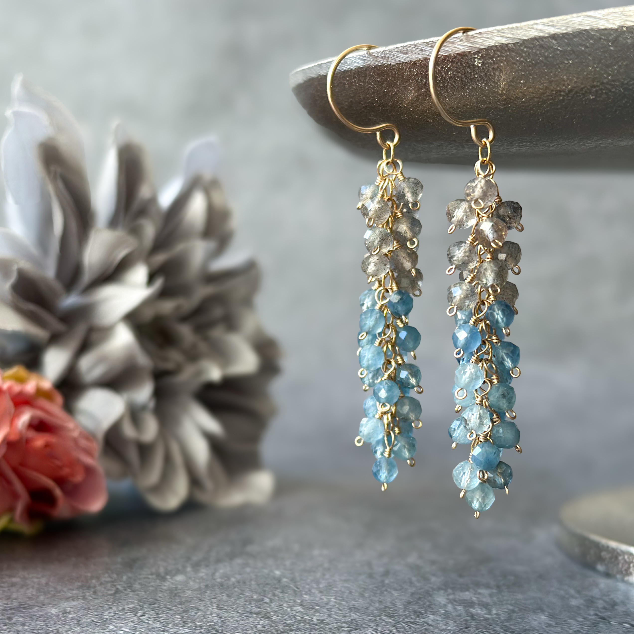 14kgf*3月誕生石*アクアマリンとラブラドライトの房ピアス／イヤリング