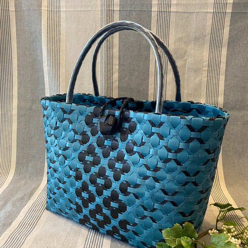 Mixing Blue 刺繍カゴバッグ　青　天然素材 Mixing Blue 刺繍カゴバッグ - メルカリ
