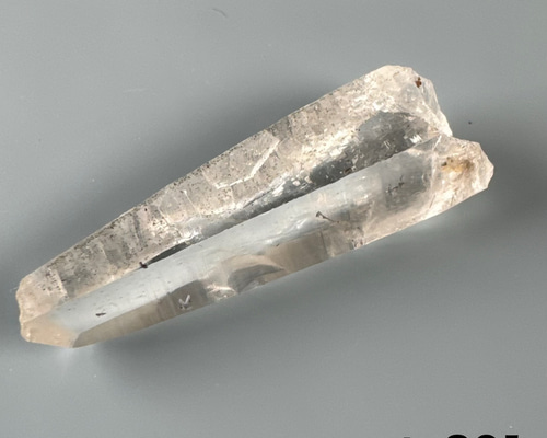 ガネーシュヒマール産 ヒマラヤ水晶 40ミリ 原石ポイント tg861 天然石