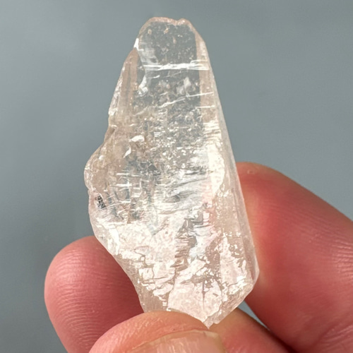 ガネーシュヒマール産　ヒマラヤ水晶原石 ガネーシュヒマール産 ヒマラヤ水晶 44ミリ 原石ポイント tg869