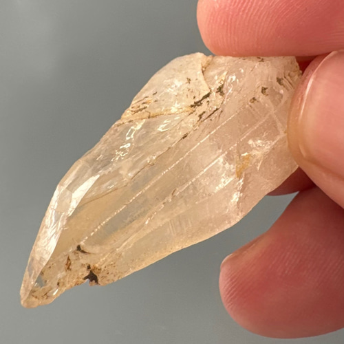 ガネーシュヒマール産 ヒマラヤ水晶 41ミリ 原石ポイント tg866 天然石