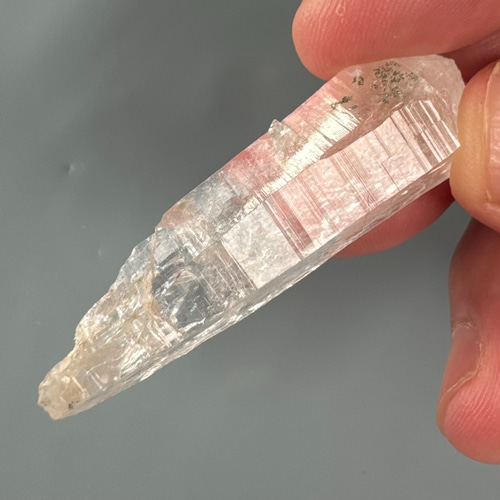 ガネーシュヒマール産 ヒマラヤ水晶 52.5ミリ 原石ポイント