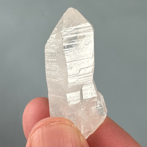 ガネーシュヒマール産 ヒマラヤ水晶 44ミリ 原石ポイント tg870