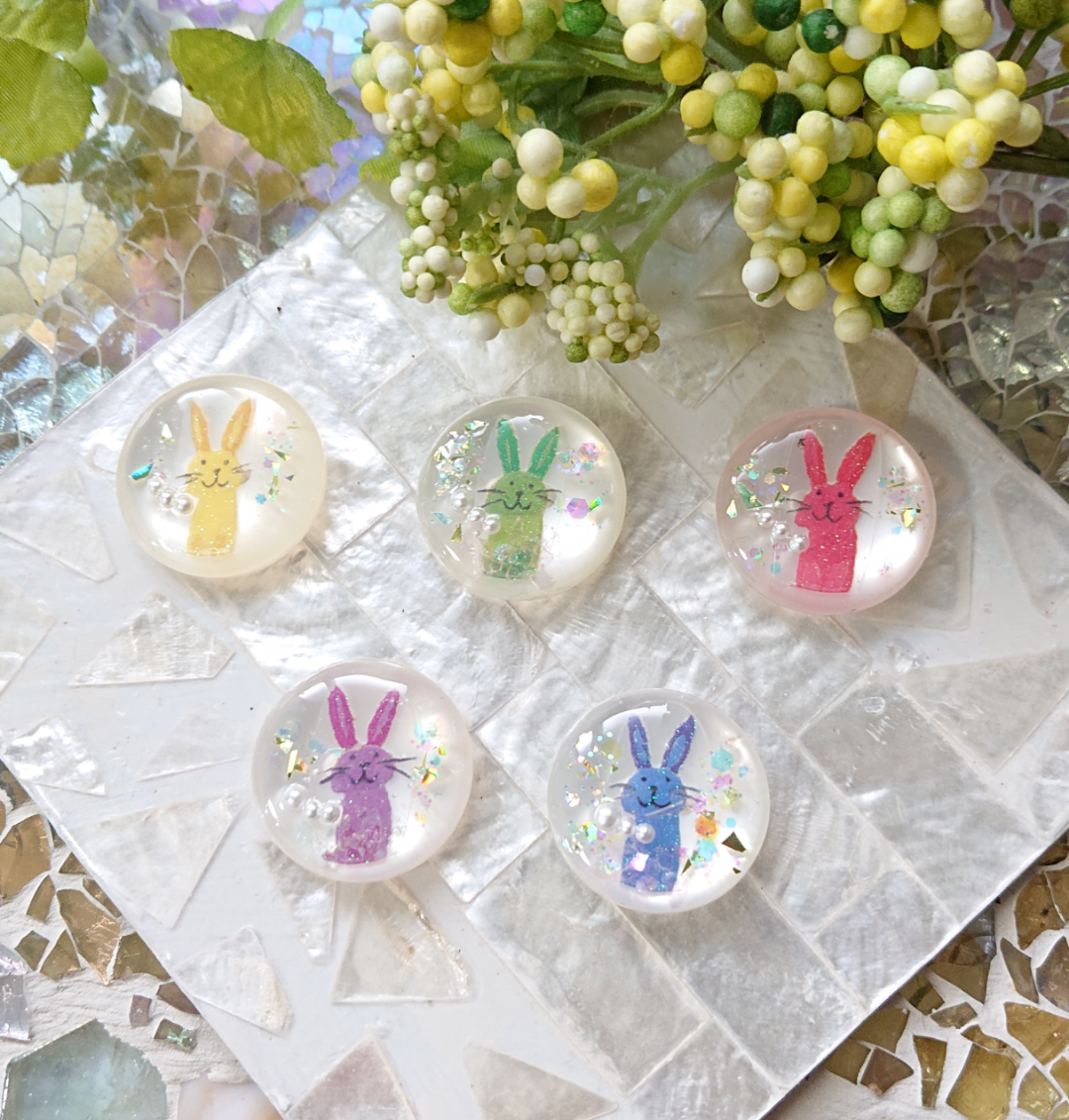 うさぎのカボション☆5個 v50 ウサギ/動物/ボタン/カボション ボタン 