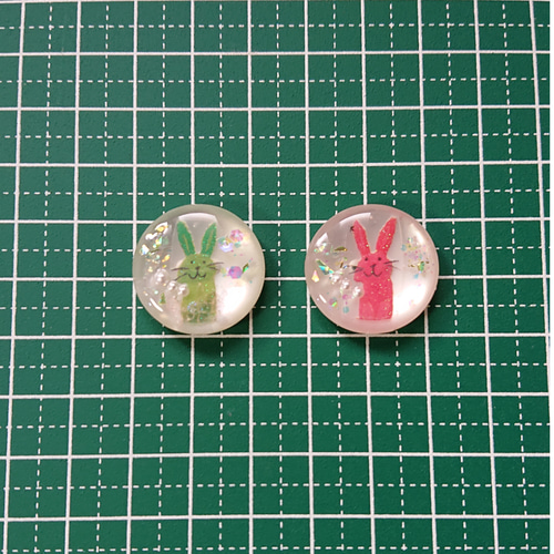 うさぎのカボション☆5個 v50 ウサギ/動物/ボタン/カボション ボタン 