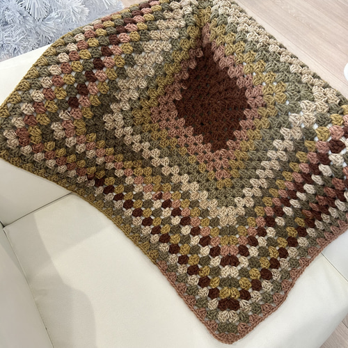 ブランケット】ハンドメイド 65cm 正方形 編み物 毛糸 手編み