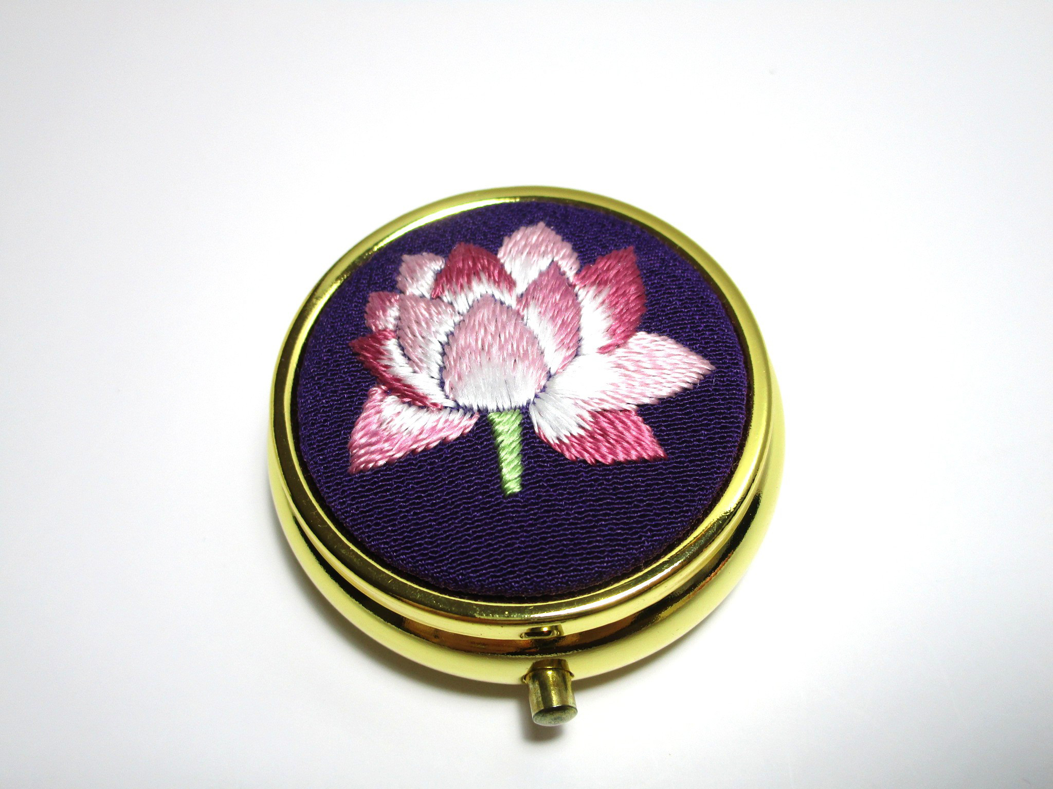 『日本刺繡』＊蓮の花＊ アクセサリーケース（ミラー付き）／間仕切りなし ◆紫＊ピンク◆