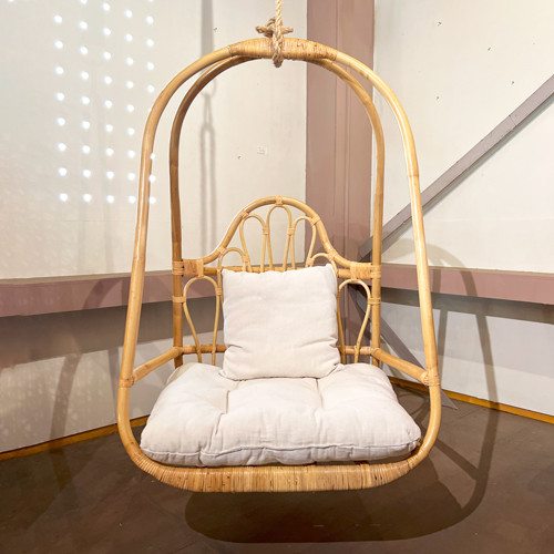 南房総市　引き取り限定　ハンギングチェア スイングチェアー　ベージュ ラタン風 楽天市場】Breeze ハンギングチェア ティアー ブラック ベージュ