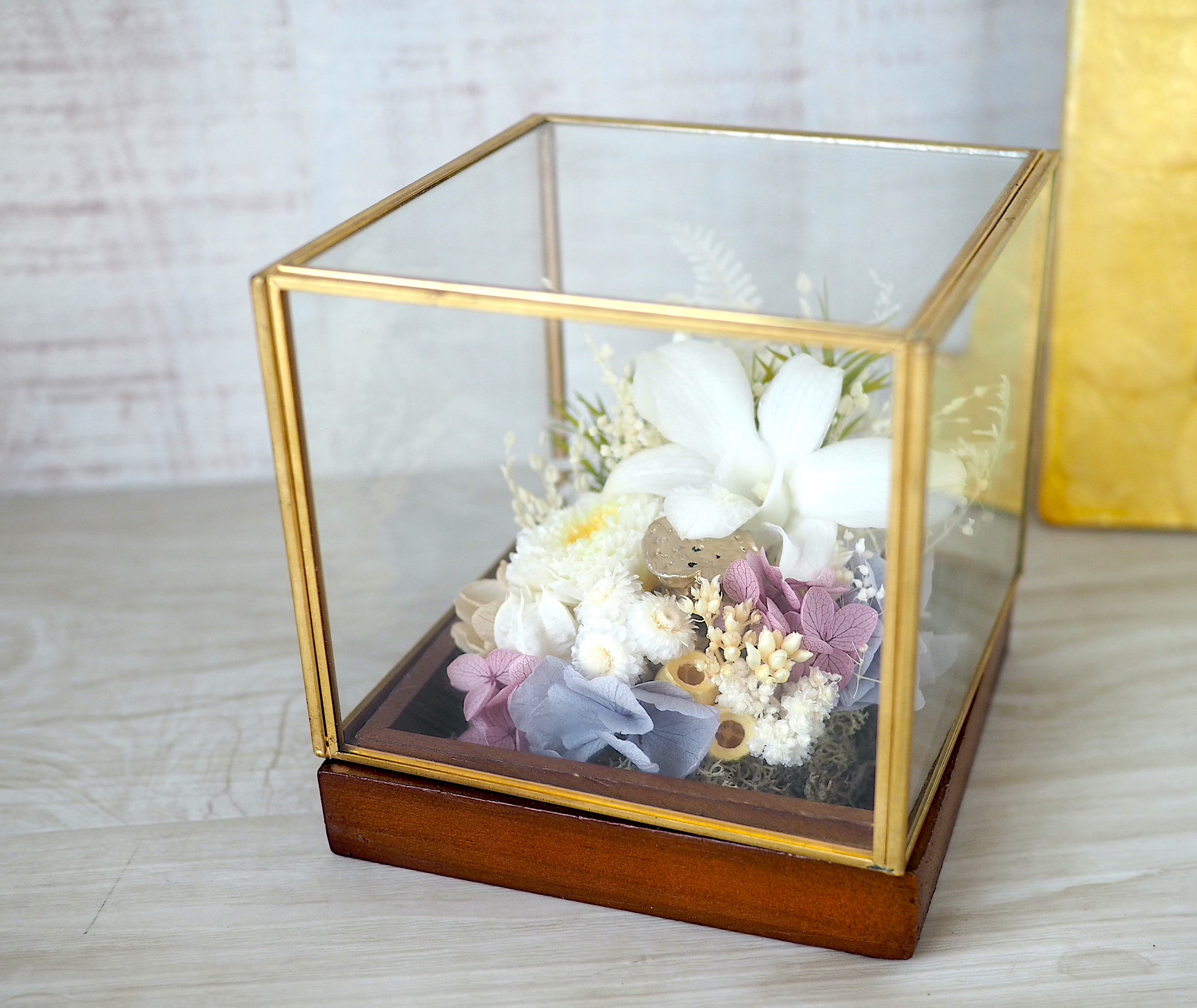 (仏花) モダンなお供え花  -Iron gold square -