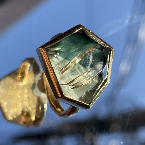 ルチルクォーツ × グリーンジャスパー ダブレット 変形6角立体