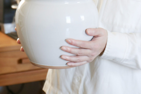 軽くて仕込みやすい甕　ぬか漬け容器に、お味噌（3.3キロ）【三重県四日市産】 えんける道具店の甕（かめ）3.6リットル 3枚目の画像