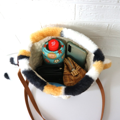 もこもこファーの猫ちゃんのショルダーバッグ（三毛猫） ショルダー