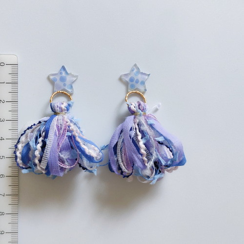 【取引中】2way*ドットとカラフルなタッセルのピアス/イヤリング 取引中】2way*ドットとカラフルなタッセルのピアス/イヤリング