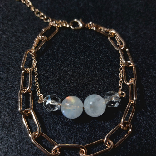 p*3様 値下げ　希少　マダガスカル産　レインボームーンストーン 3連ブレスレッ マダガスカル産 レインボームーンストーン 三連ブレスレット