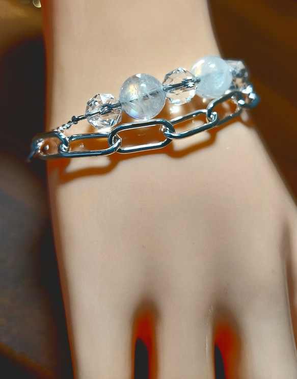 マダガスカル産レインボームーンストーンブレスレット