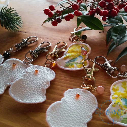 2025年十二支・巳年】可能性がふくらむ実りの白ヘビとミモザと青い鳥の