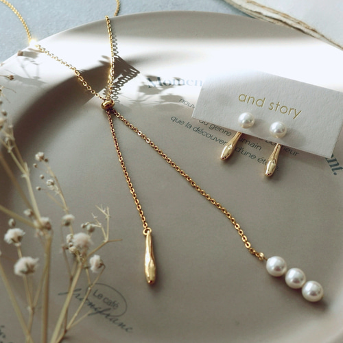 ネックレスとピアスのセット