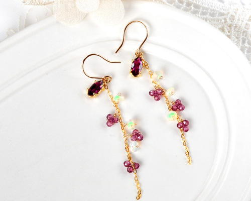 Ethereal Bloom ～薔薇色の煌めき～ロードライトガーネットピアス