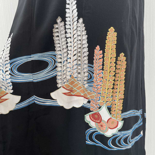 ロングジレ /Lサイズ【 着物リメイク 】黒留袖*金銀刺繍*流水に ロングジレ /Lサイズ【 着物リメイク 】黒留袖*金銀刺繍*流水に