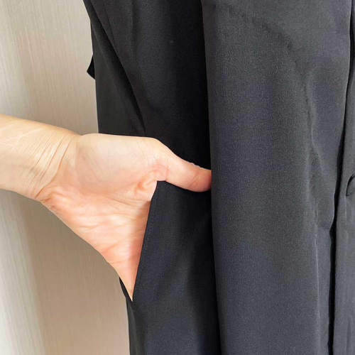 ロングジレ /Lサイズ【 着物リメイク 】黒留袖*金銀刺繍*流水に藤の花