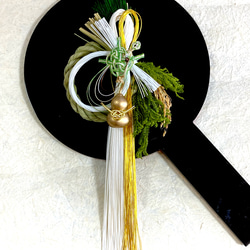 亀を飾った瓢箪と神聖なヒカゲノカズラの金白水引のしめ縄飾り