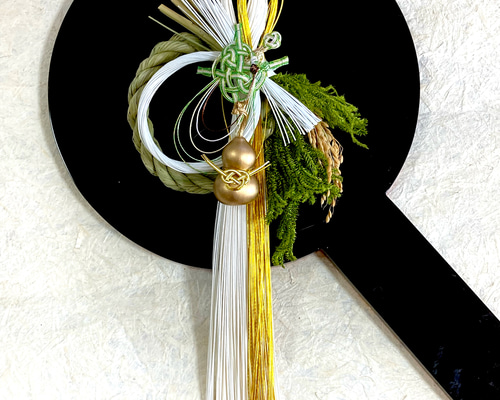 亀を飾った瓢箪と神聖なヒカゲノカズラの金白水引のしめ縄飾り