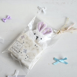 ネーム入れ　名入れ可♪miniうさちゃん　タオルハンカチ☆（ホワイト×うさぎのぬいぐるみ柄） 7枚目の画像