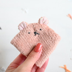 ネーム入れ　名入れ可♪miniくまちゃん　タオルハンカチ☆（くすみピンク×くまのぬいぐるみ柄） 5枚目の画像