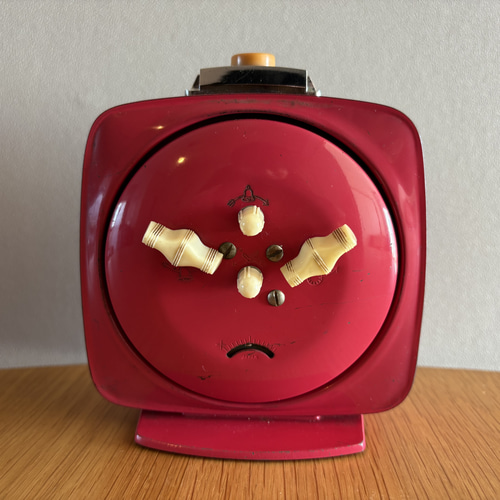 国産の古いレトロな目覚まし時計 SEIKO 置き時計 ゼンマイ式 国産の古いレトロな目覚まし時計 SEIKO 置き時計 ゼンマイ式