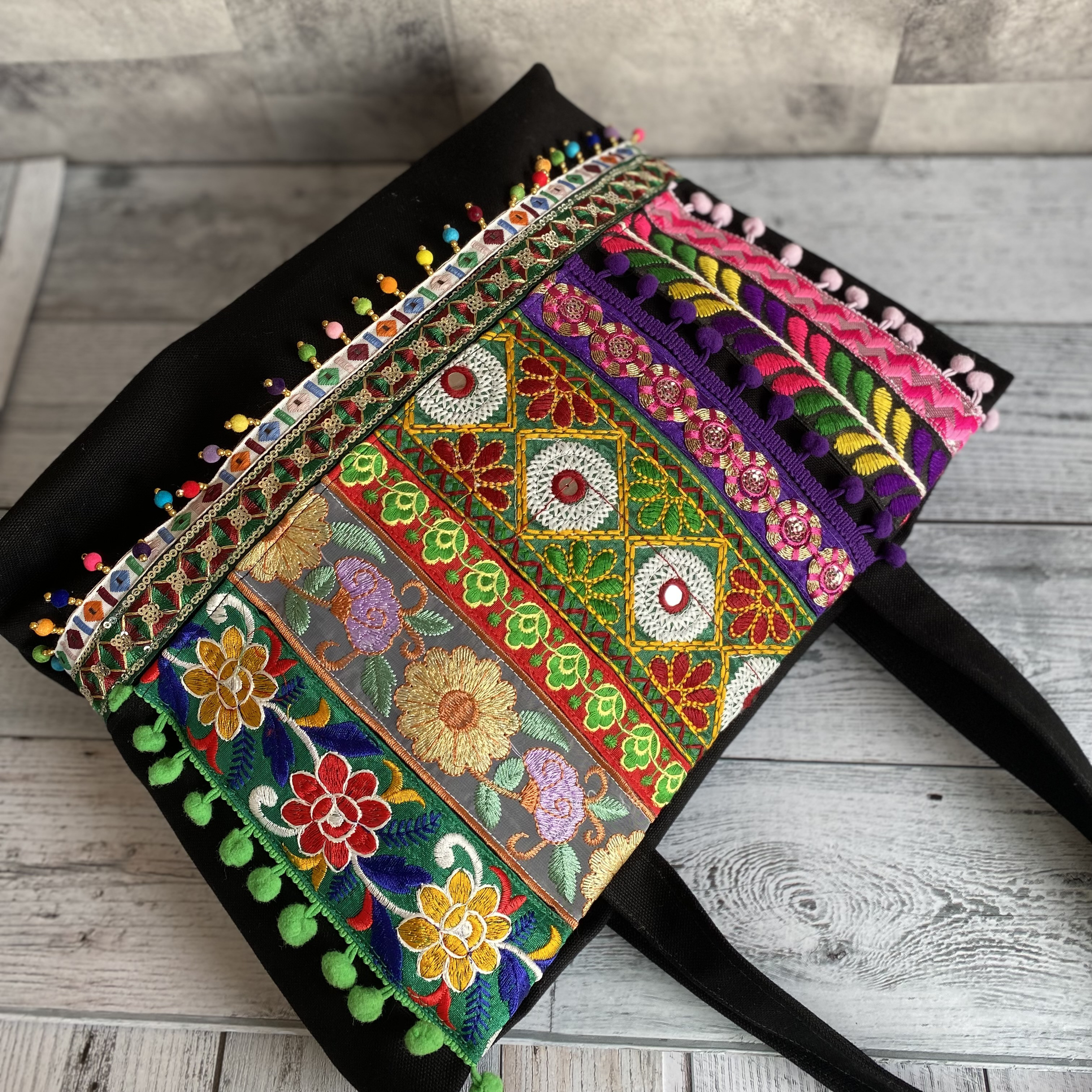 A4サイズ収納対応！カラフルなインド刺繍リボンのトートバッグ【Lサイズ】