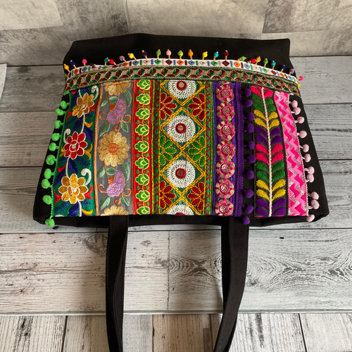 A4サイズ収納対応！カラフルなインド刺繍リボンのトートバッグ【L