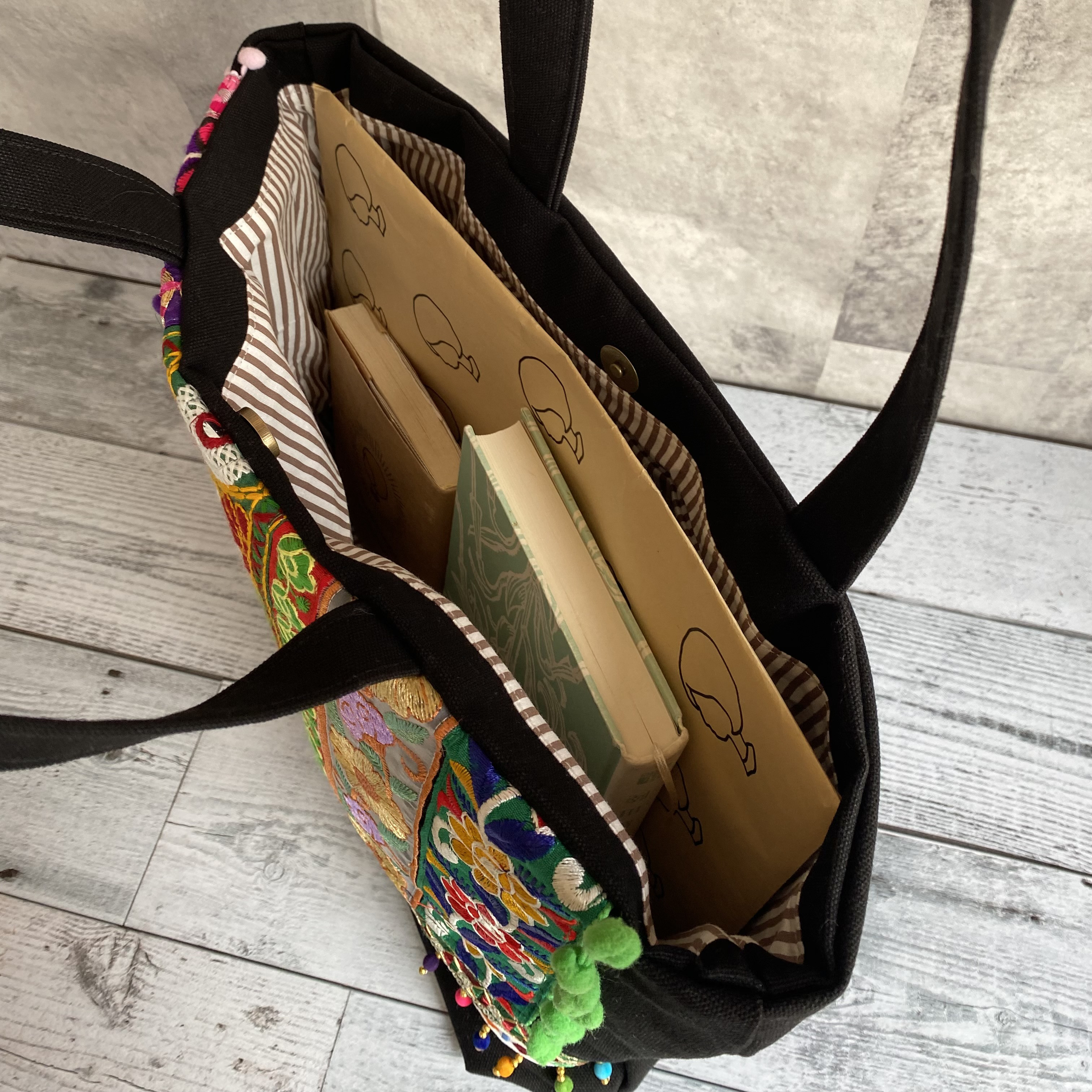 A4サイズ収納対応！カラフルなインド刺繍リボンのトートバッグ【Lサイズ】