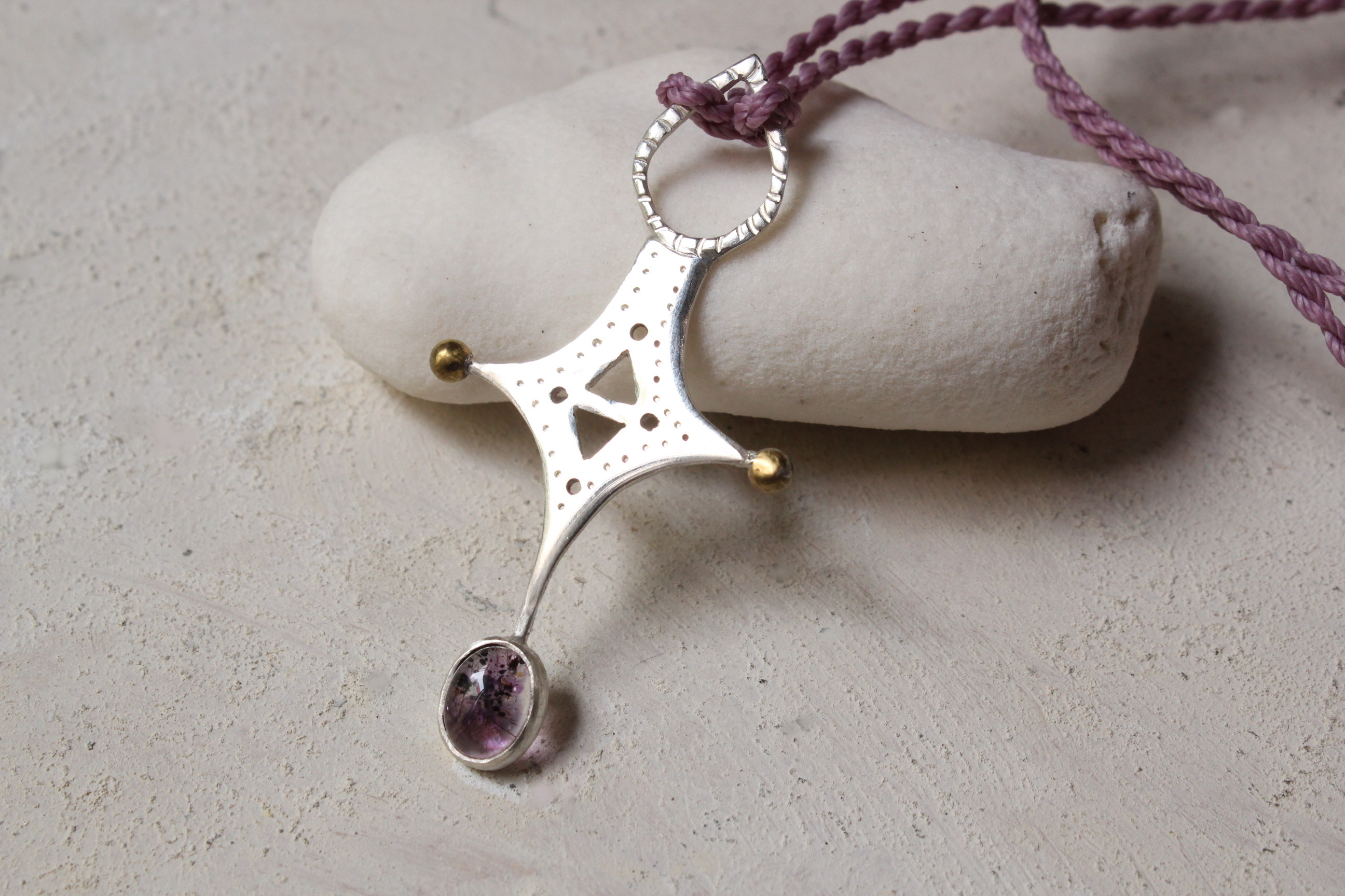 スーパーセブンのアンクネックレス　SV950/マクラメコード/azur