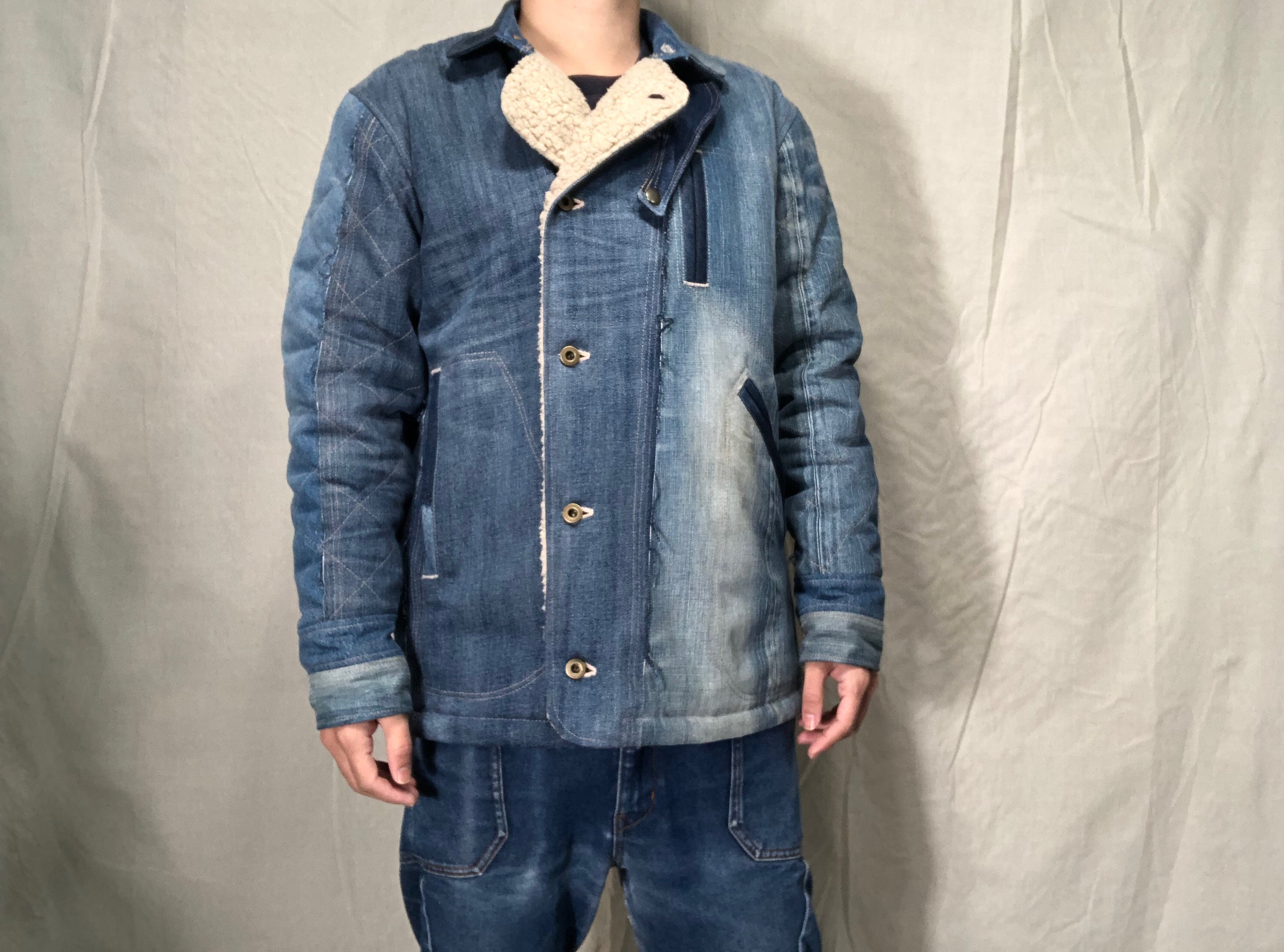 冬でも暖か裏ボアデニムジャケット※画像をタップすると引きの写真が見れます。