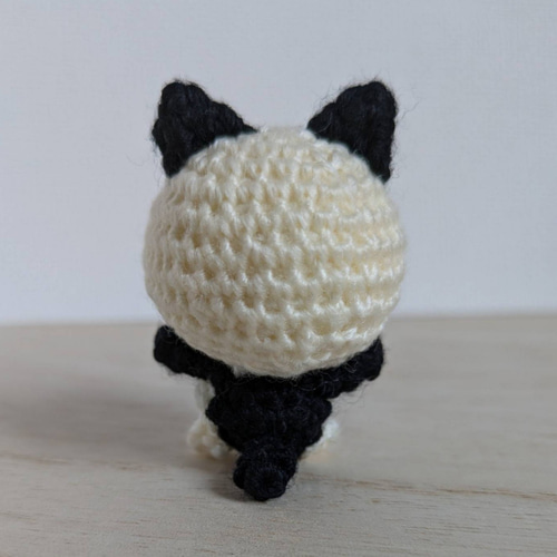 あみぐるみ　猫　黒白　眉毛　ストラップ　特殊　ハンドメイド あみぐるみ 猫 黒白 眉毛 ストラップ 特殊 ハンドメイド あみぐるみ
