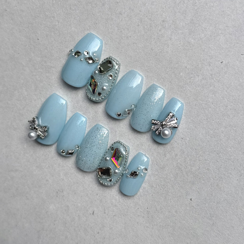 爽やか水色のきらきらネイルチップ〜ワンホン 韓国ネイル 上品