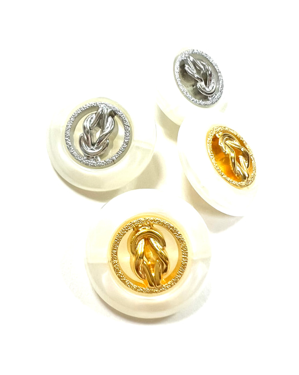 アンティーク　ゴールド　シルバーボタン　ロゴ風釦　 5枚目の画像